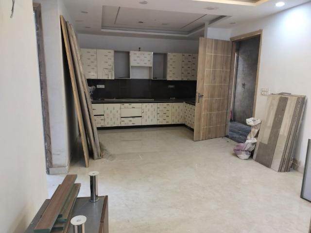 Resale | 3 BHK + Extra Room 1400 Sq.Yd. Apartment in Dwarka