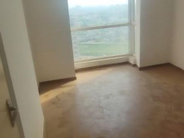 Resale | 3 BHK + Extra Room 1419 Sq.Ft. Apartment in Signature Global City 81