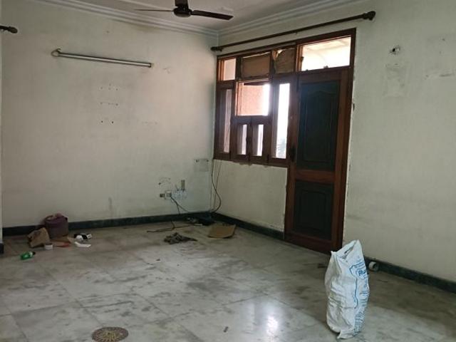 Resale | 3 BHK + Extra Room 1450 Sq.Ft. Apartment in Vasundhara Enclave