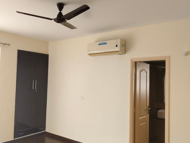 Resale | 3 BHK + Extra Room 1500 Sq.Ft. Apartment in Today Blossoms II