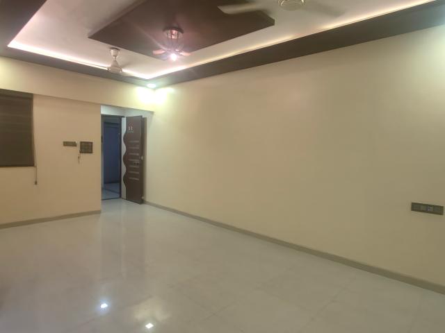 Resale | 3 BHK + Extra Room 1500 Sq.Ft. Apartment in Malpani The Crest