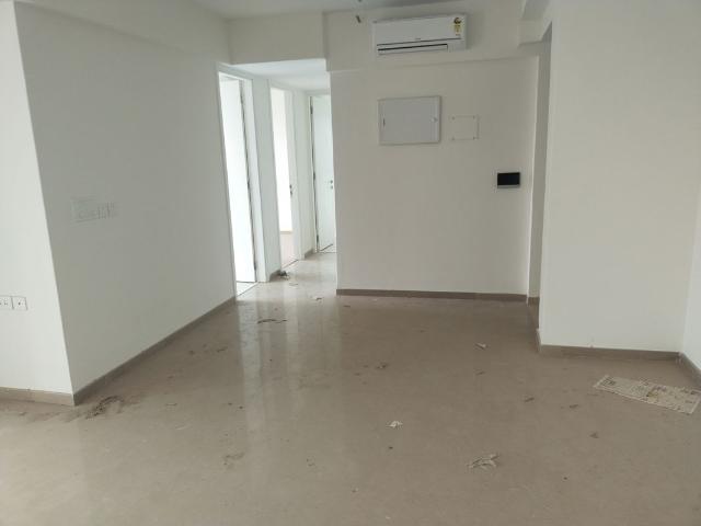 Resale | 3 BHK + Extra Room 1500 Sq.Ft. Apartment in Nahar 8 Towers
