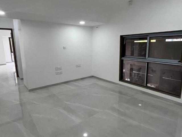 Resale | 3 BHK + Extra Room 1525 Sq.Ft. Apartment in Pristine Zircon