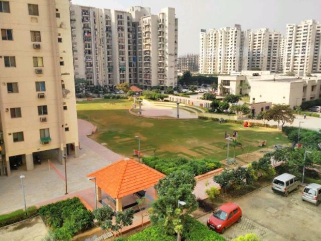 Resale | 3 BHK + Extra Room 1576 Sq.Ft. Apartment in Umang Summer Palms