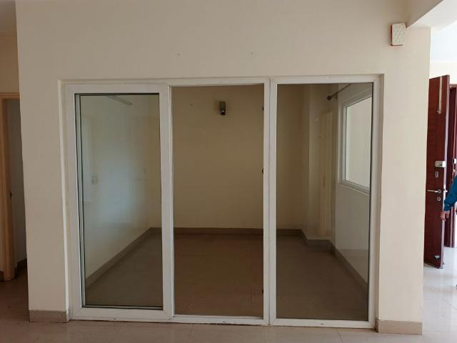 Resale | 3 BHK + Extra Room 1600 Sq.Ft. Apartment in Emaar Emerald Floors Premier