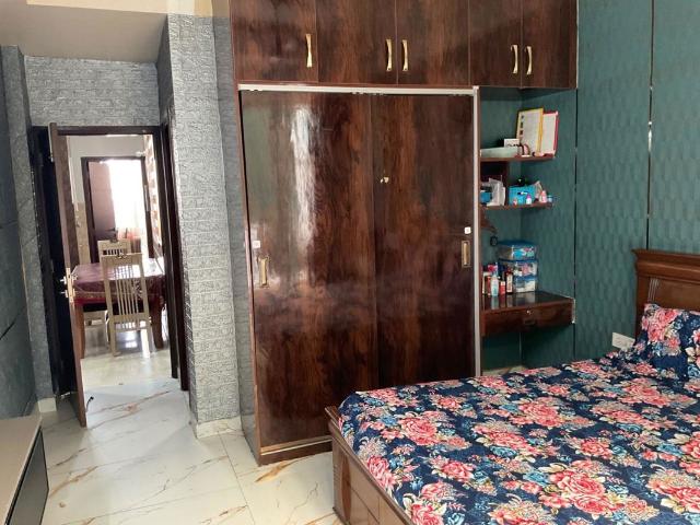 Resale | 3 BHK + Extra Room 1715 Sq.Ft. Apartment in Adani Samsara