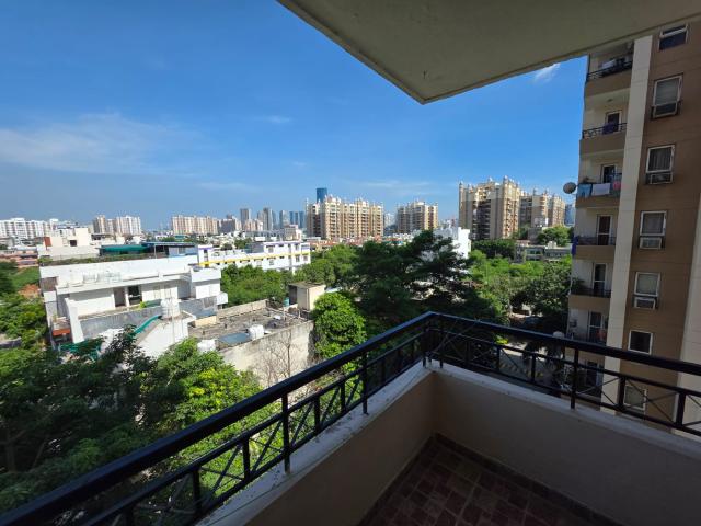 Resale | 3 BHK + Extra Room 1805 Sq.Ft. Apartment in Orchid Petals