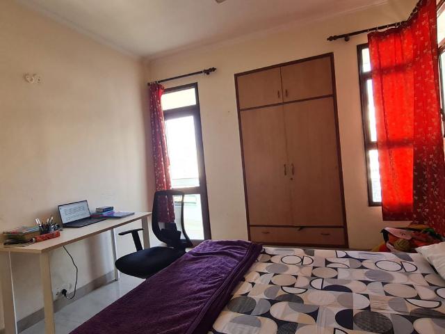 Resale | 3 BHK + Extra Room 1805 Sq.Ft. Apartment in Orchid Petals