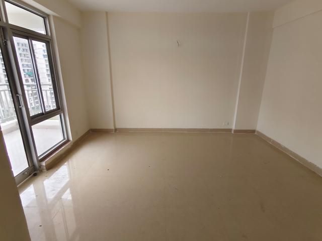 Resale | 3 BHK + Extra Room 18000 Sq.Ft. Apartment in Golf Links