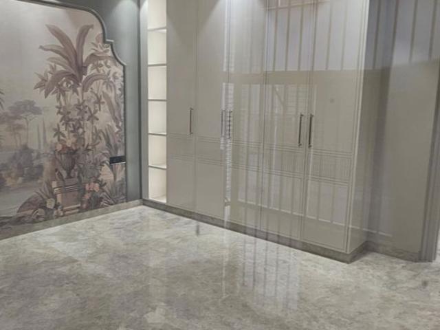 Resale | 3 BHK + Extra Room 180 Sq.Yd. Apartment in Vigyan Vihar