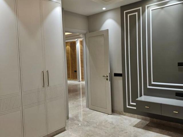 Resale | 3 BHK + Extra Room 180 Sq.Yd. Apartment in Vigyan Vihar