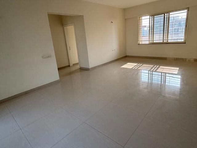 Resale | 3 BHK + Extra Room 1825 Sq.Ft. Apartment in Clover Highlands