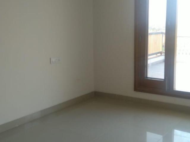 Resale | 3 BHK + Extra Room 1860 Sq.Ft. Apartment in TDI Wellington Heights