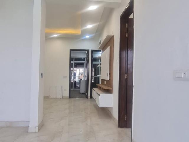 Resale | 3 BHK + Extra Room 1895 Sq.Ft. Apartment in Apex Athena