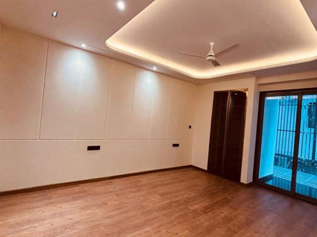 Resale | 3 BHK + Extra Room 1993 Sq.Ft. Apartment in Godrej Aristocrat