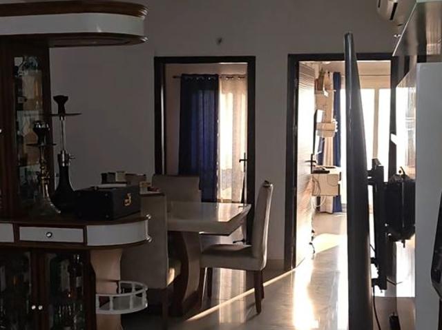 Resale | 3 BHK + Extra Room 2000 Sq.Ft. Apartment in Apex The Florus