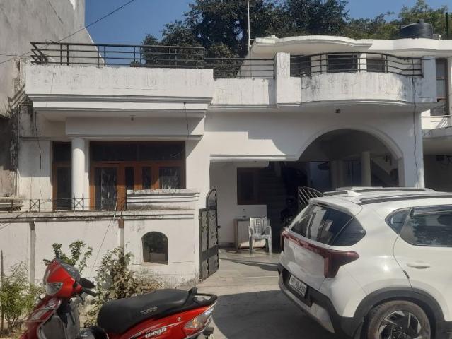 Resale | 3 BHK + Extra Room 2000 Sq.Ft. Villa in Eldeco Green Woods