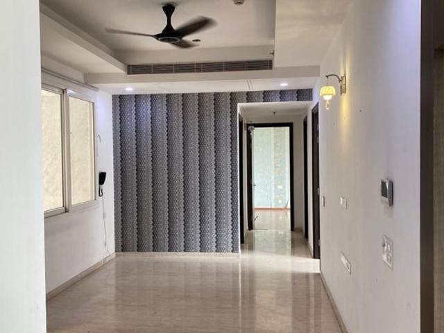 Resale | 3 BHK + Extra Room 2070 Sq.Ft. Apartment in Prateek Edifice
