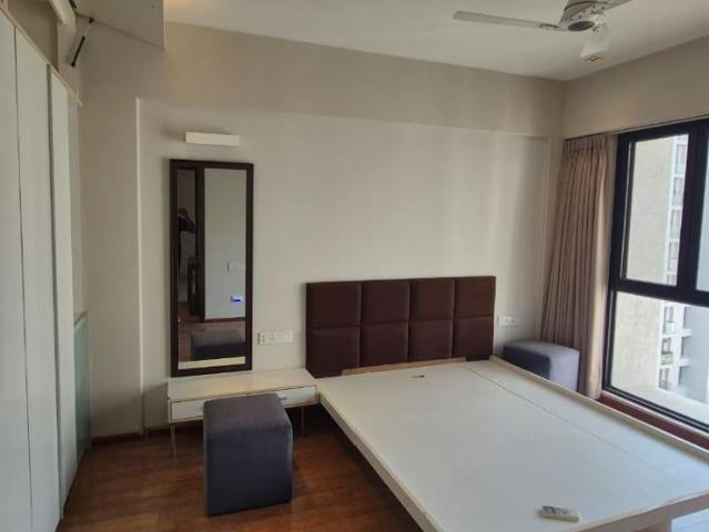 Resale | 3 BHK + Extra Room 2100 Sq.Ft. Apartment in Clover Acropolis