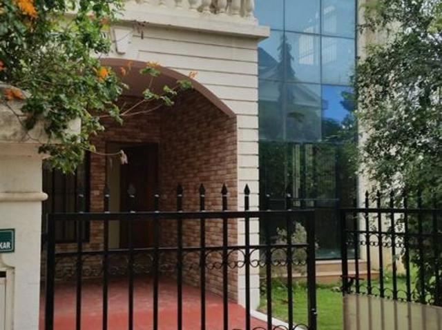 Resale | 3 BHK + Extra Room 2500 Sq.Ft. Villa in Dorabjee Paradise Building A&B Condominium