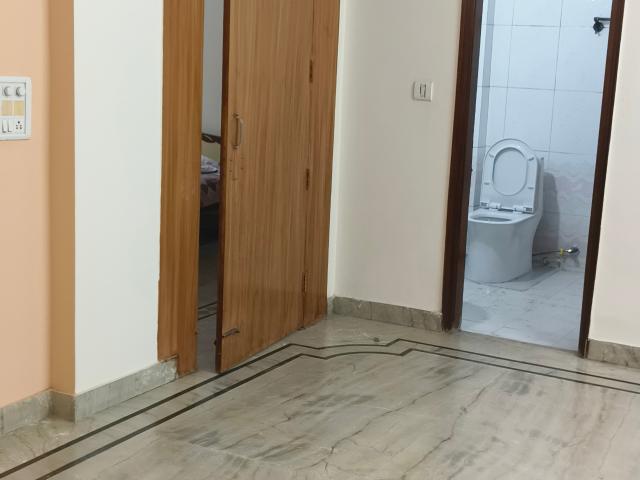 Resale | 3 BHK + Extra Room 250 Sq.Mt. Villa in RWA Apartments Sector 50