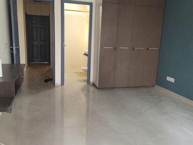 Resale | 3 BHK + Extra Room 267 Sq.Yd. Apartment in Emaar MGF Emerald Hills