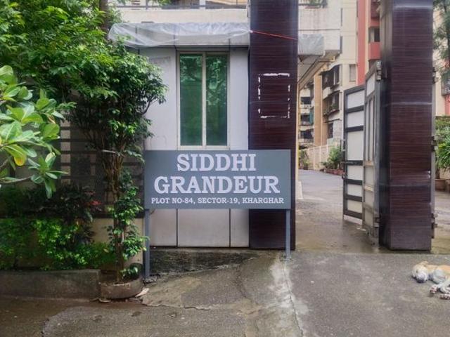 Resale | 3 BHK + Extra Room 2800 Sq.Ft. Apartment in Siddhi Siddhi Grandeur