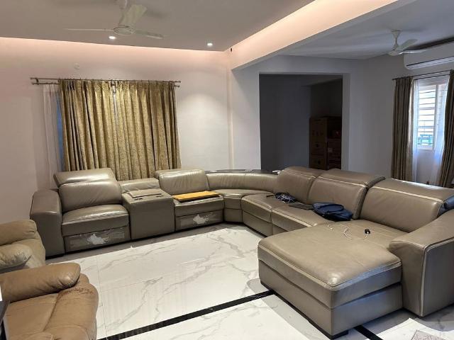 Resale | 3 BHK + Extra Room 3200 Sq.Ft. Apartment in Amrutahalli