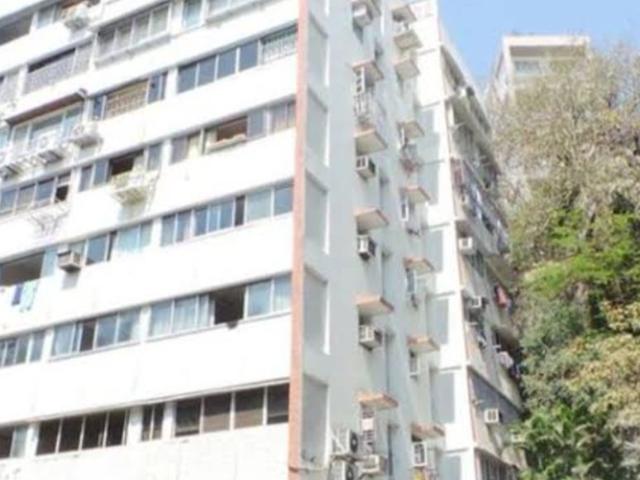 Resale | 3 BHK + Extra Room,Store Room 1600 Sq.Ft. Apartment in Daseshwar Apartment
