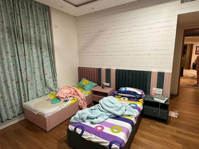 Resale | 3 BHK + Extra Room,Store Room 2405 Sq.Ft. Apartment in Mantri Pinnacle