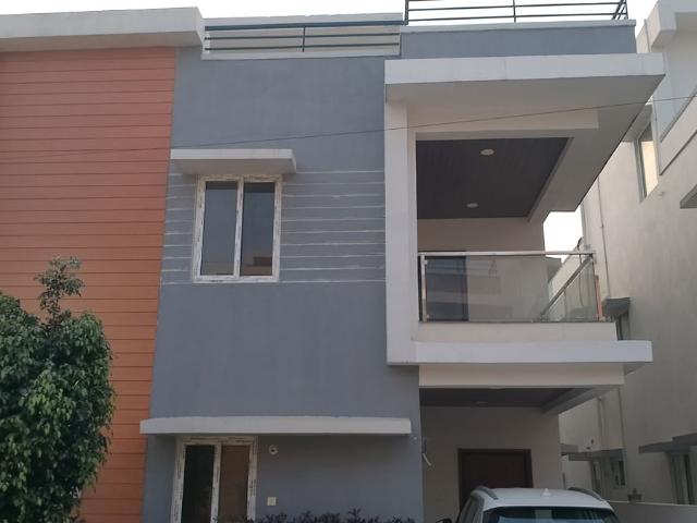 Resale | 3 BHK + Extra Room,Store Room 2770 Sq.Ft. Villa in Surabhis Signature Villas
