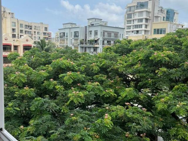 Resale | 3 BHK + Servant Room,Extra Room 1100 Sq.Ft. Apartment in Ekta Heights Khar West
