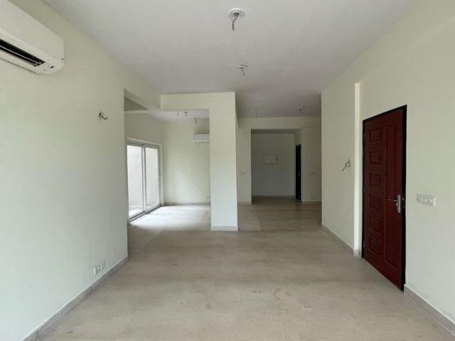 Resale | 3 BHK + Servant Room,Extra Room 2384 Sq.Ft. Apartment in BPTP Amstoria