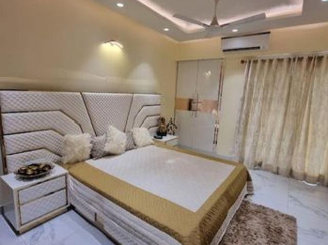 Resale | 3 BHK + Servant Room,Extra Room 3300 Sq.Ft. Apartment in Risland Sky Mansion