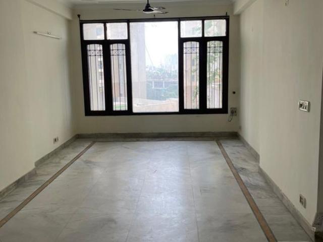 Resale | 3 BHK + Servant Room,Extra Room,Store Room 1721 Sq.Ft. Apartment in Central Market