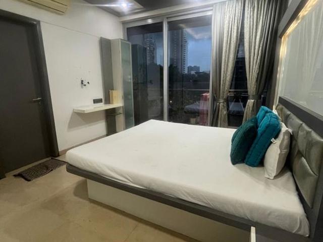 Resale | 3 BHK + Servant Room,Store Room 1367 Sq.Ft. Apartment in Oberoi Realty Esquire