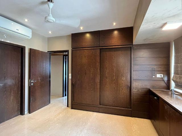 Resale | 3 BHK + Servant Room,Study Room 1480 Sq.Ft. Apartment in Lodha Grandeur