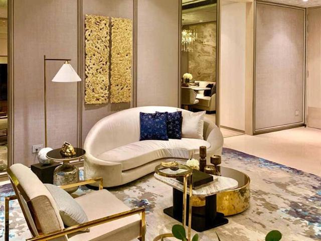Resale | 3 BHK + Servant Room,Study Room 1435 Sq.Ft. Apartment in Rustomjee Crown