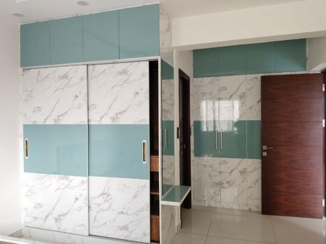 Resale | 3 BHK + Servant Room,Study Room 1705 Sq.Ft. Apartment in Keya Springs