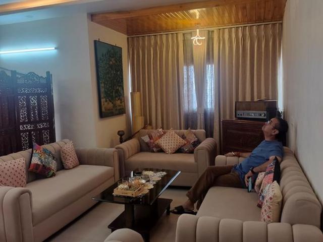 Resale | 3 BHK + Servant Room,Study Room 1712 Sq.Ft. Apartment in Sunny Enclave