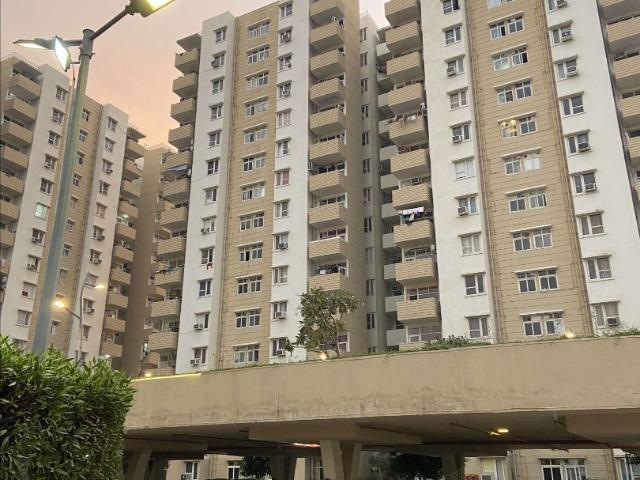 Resale | 3 BHK + Servant Room,Study Room 1850 Sq.Ft. Apartment in Tulip Lemon