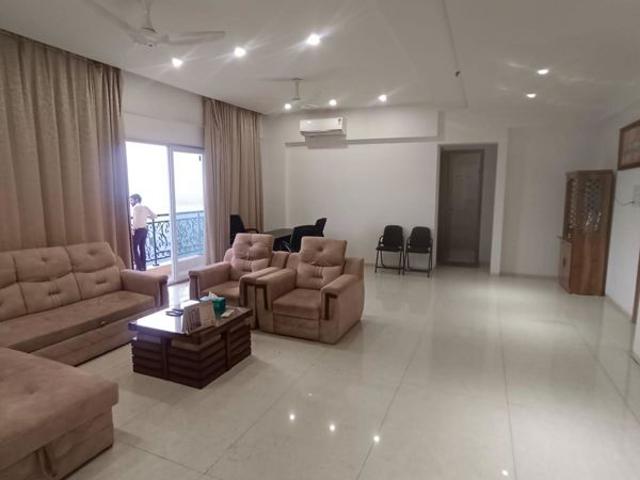 Resale | 3 BHK + Servant Room,Study Room 1900 Sq.Ft. Apartment in Pratik Heights