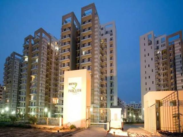 Resale | 3 BHK + Servant Room,Study Room 2075 Sq.Ft. Apartment in Bestech Park View City 1