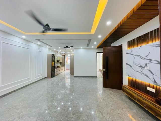 Resale | 3 BHK + Servant Room,Study Room 2125 Sq.Ft. Apartment in Emaar The Palm Drive The Premier Terraces