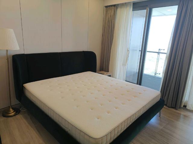 Resale | 3 BHK + Servant Room,Study Room 2370 Sq.Ft. Apartment in Lodha The World Towers World One Tier 2