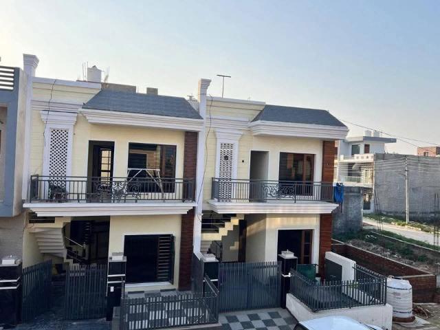 Resale | 3 BHK + Servant Room,Study Room,Extra Room 100 Sq.Yd. Independent House in Sector 124