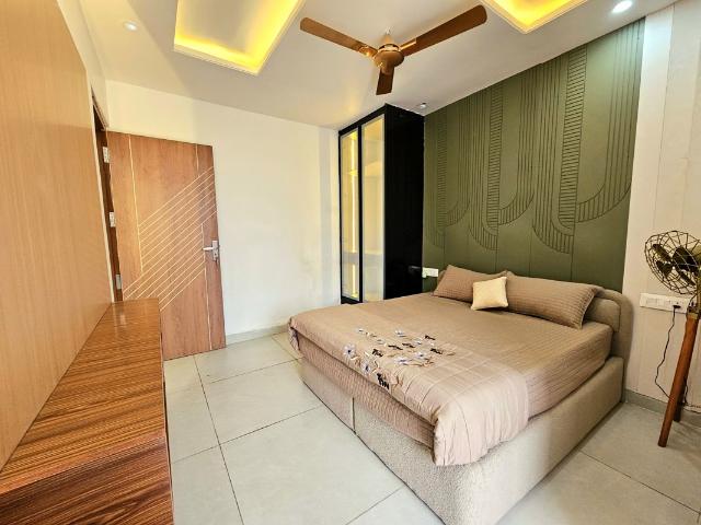 Resale | 3 BHK + Servant Room,Study Room,Extra Room 1350 Sq.Ft. Apartment in Chandigarh Airport