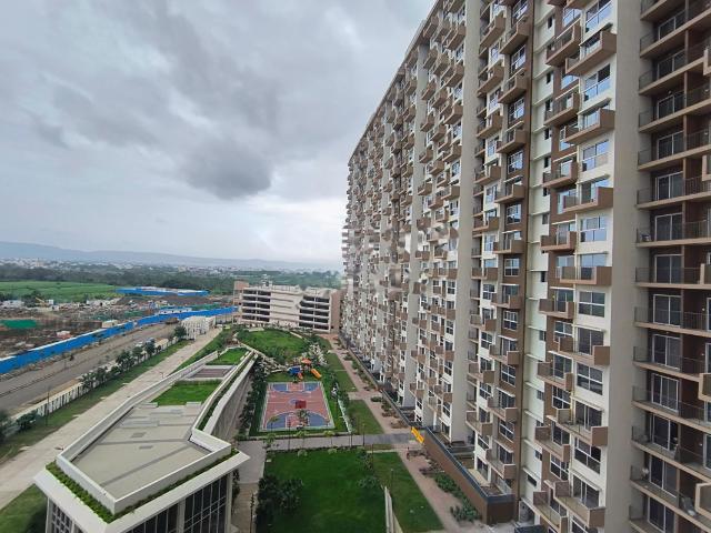 Resale | 3 BHK + Servant Room 1420 Sq.Ft. Apartment in Godrej Sky Greens
