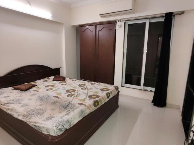 Resale | 3 BHK + Servant Room 1450 Sq.Ft. Apartment in Valley Towers Annex