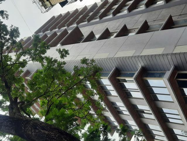Resale | 3 BHK + Servant Room 1480 Sq.Ft. Apartment in Santacruz West